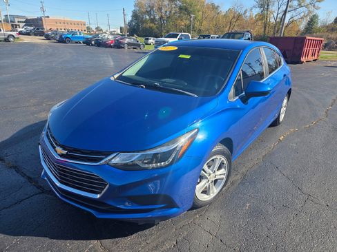 Used 2017 Chevrolet Cruze LT w/ Convenience Package image 7
