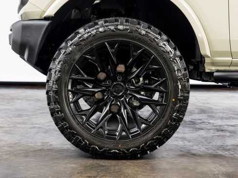 Used 2025 Ford Bronco Big Bend image 11