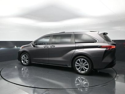 Used 2022 Toyota Sienna Platinum