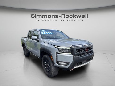 Used 2026 Nissan Frontier PRO-4X AWD/4WD image 6