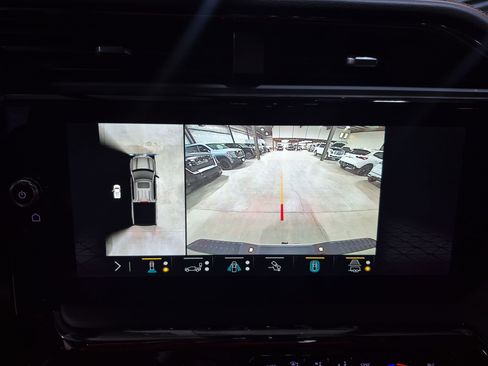 Certified 2023 GMC Sierra 1500 AT4 w/ Technology Package image 16