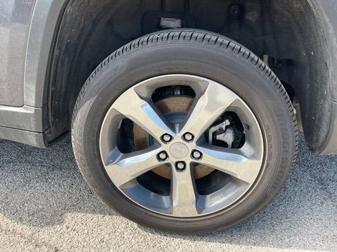 New 2025 Jeep Grand Cherokee L Limited w/ Luxury Tech Group II image 23