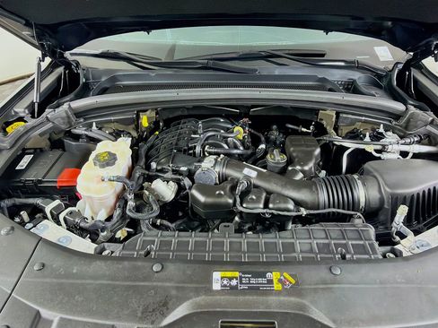 Used 2023 Jeep Grand Cherokee Laredo RWD image 31