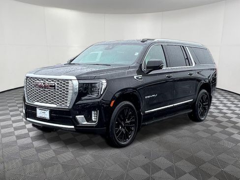 Used 2024 GMC Yukon XL Denali w/ Advanced Technology Package AWD/4WD image 3