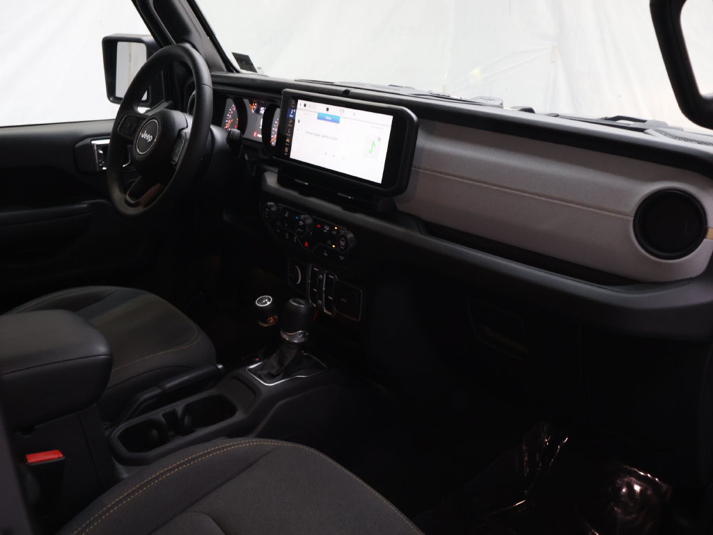 Used 2025 Jeep Gladiator Sport AWD/4WD image 10