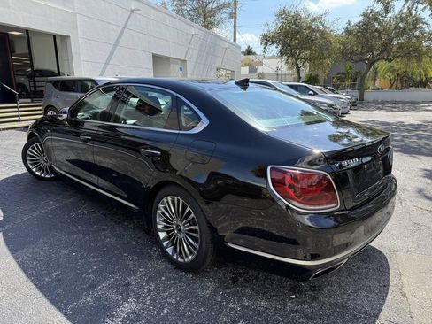 Used 2019 Kia K900 Luxury w/ VIP Package image 2