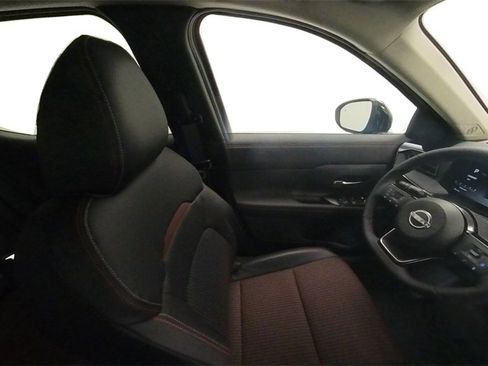 New 2025 Nissan Kicks SR w/ Interior Electronics Package image 31