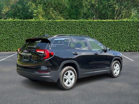 Used 2022 GMC Terrain SLE w/ Driver Convenience Package FWD image 3