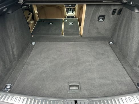 Used 2022 Porsche Macan S image 15