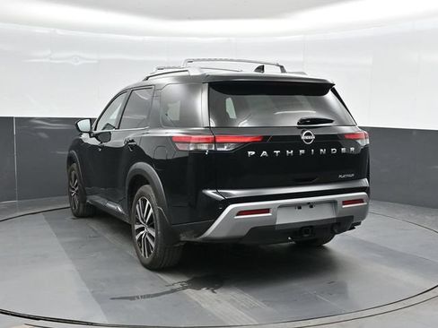 Used 2025 Nissan Pathfinder Platinum FWD image 11