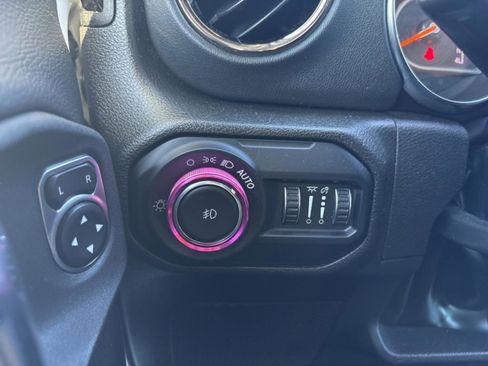 Used 2022 Jeep Wrangler Unlimited High Altitude image 22