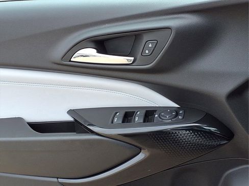 Used 2026 Chevrolet Trax LT image 16