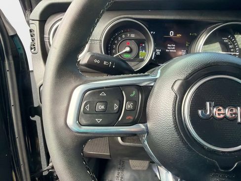 Used 2023 Jeep Wrangler Unlimited Sahara image 29