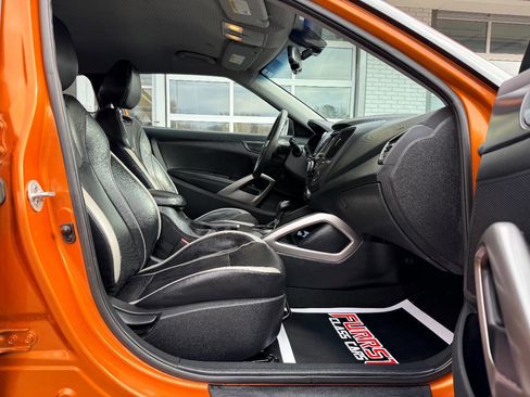 Used 2013 Hyundai Veloster Turbo image 28