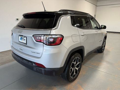 Used 2025 Jeep Compass Limited AWD/4WD image 7