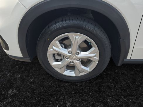 Used 2023 Honda HR-V LX image 9