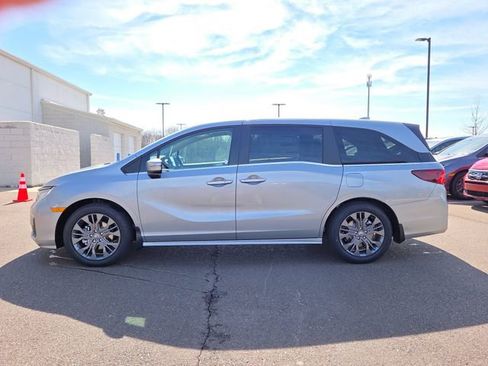 New 2026 Honda Odyssey Touring image 2