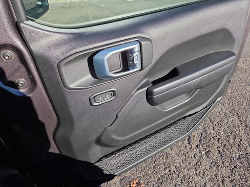 Used 2021 Jeep Wrangler Unlimited Sport image 16