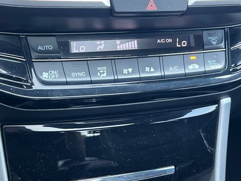 Used 2016 Honda Accord EX image 18