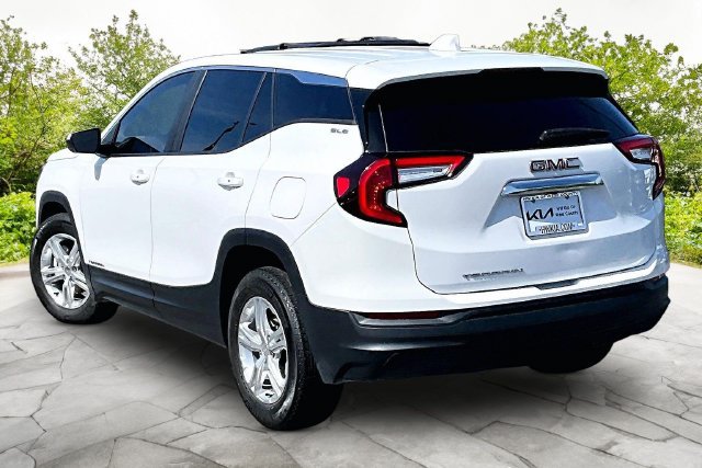 Used 2024 GMC Terrain SLE FWD image 11
