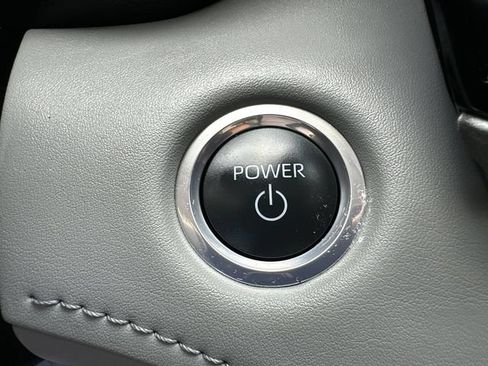 Used 2024 Toyota Highlander LE AWD/4WD image 35