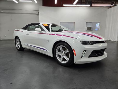 Used 2018 Chevrolet Camaro LT RWD image 4