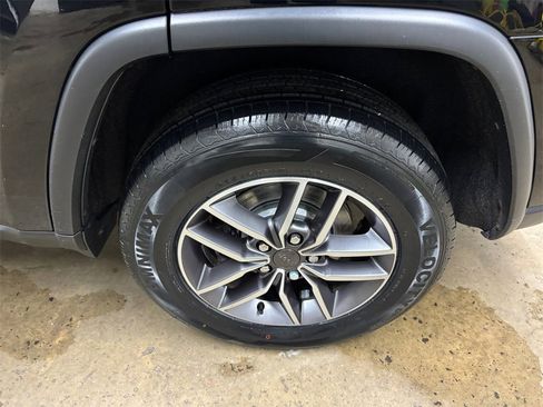 Used 2021 Jeep Grand Cherokee Limited w/ Premium Lighting Group image 34