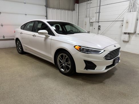 Certified 2020 Ford Fusion SEL image 4
