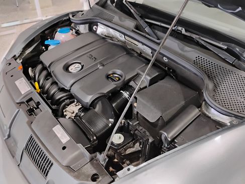 Used 2013 Volkswagen Beetle 2.5 image 49