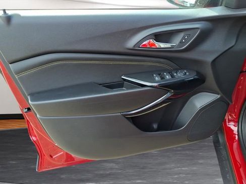 New 2026 Chevrolet Trax LT w/ Sunroof Package image 11