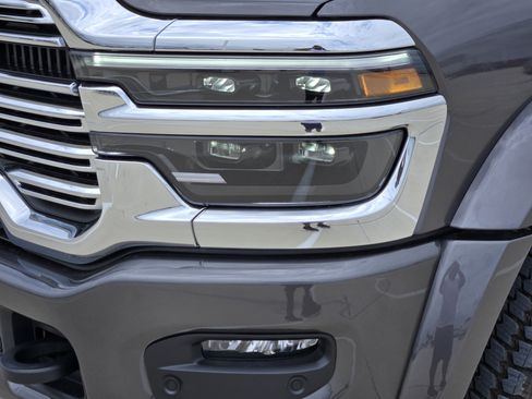 New 2026 RAM 4500 4x4 Crew Cab DRW w/ Laramie Trim Package image 7