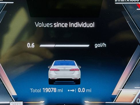 Used 2025 BMW 530i xDrive xDrive w/Navigation,Leather,Su image 17