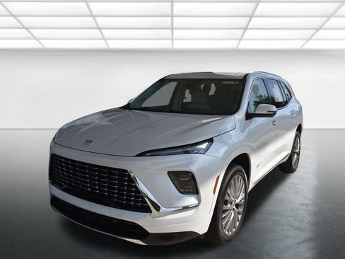 Used 2025 Buick Enclave Avenir w/ LPO, Floor Liner Package FWD image 6
