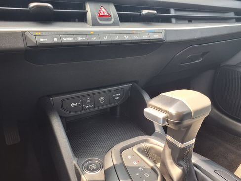 Used 2025 Kia K4 FWD image 28