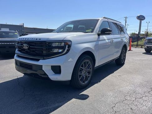 New 2025 Ford Expedition Platinum w/ Stealth Performance Package image 7