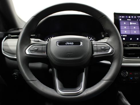 Used 2025 Jeep Compass Limited AWD/4WD image 9