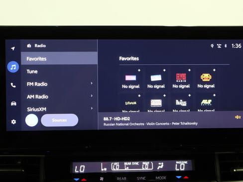 Used 2025 Toyota Sienna Platinum AWD/4WD image 19