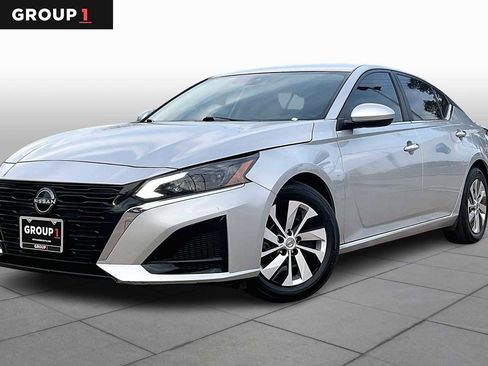 Used 2023 Nissan Altima 2.5 S image 1