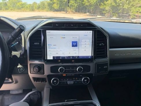 Used 2022 Ford F250 Lariat w/ Lariat Ultimate Package AWD/4WD image 8