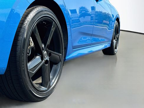 Certified 2025 Nissan Sentra SR w/ SR Premium Package FWD image 9