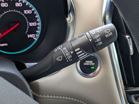 Used 2023 Chevrolet Traverse LS FWD image 16