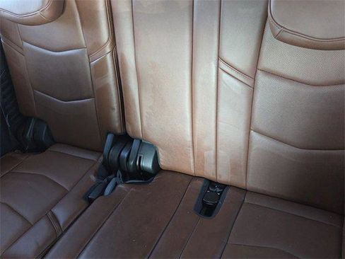 Used 2020 Cadillac Escalade Luxury image 11