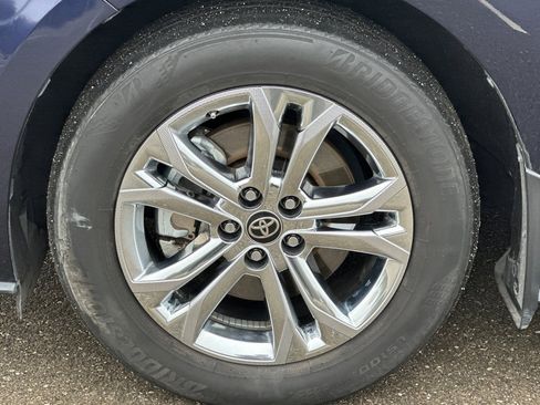 Used 2023 Toyota Sienna Platinum image 46