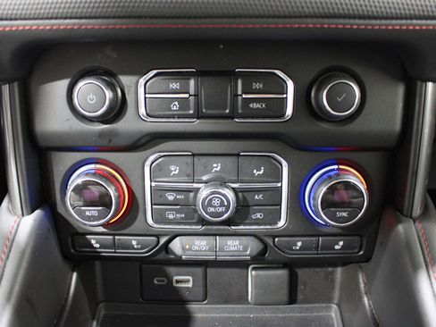Used 2021 Chevrolet Tahoe RST w/ Luxury Package AWD/4WD image 17