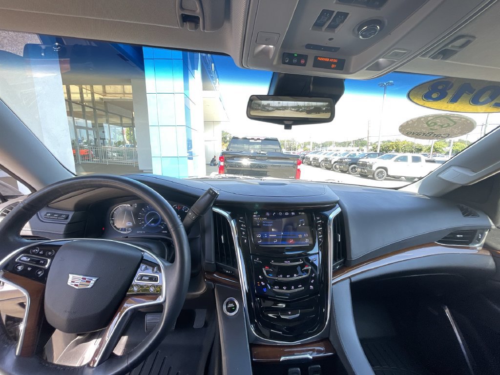 Certified 2018 Cadillac Escalade Premium Luxury AWD/4WD image 10