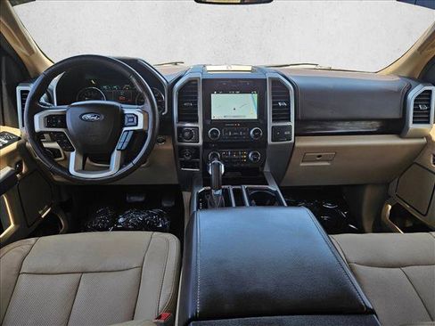 Used 2018 Ford F150 Lariat w/ Equipment Group 502A Luxury AWD/4WD image 18
