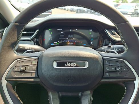 Used 2024 Jeep Grand Cherokee Limited 4xe AWD/4WD image 19