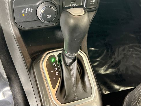 Used 2022 Jeep Renegade Limited w/ Sun, Sound & Wheels Group image 17