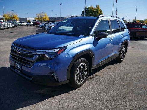 Used 2025 Subaru Forester Premium w/ Convenience Package #1 image 4