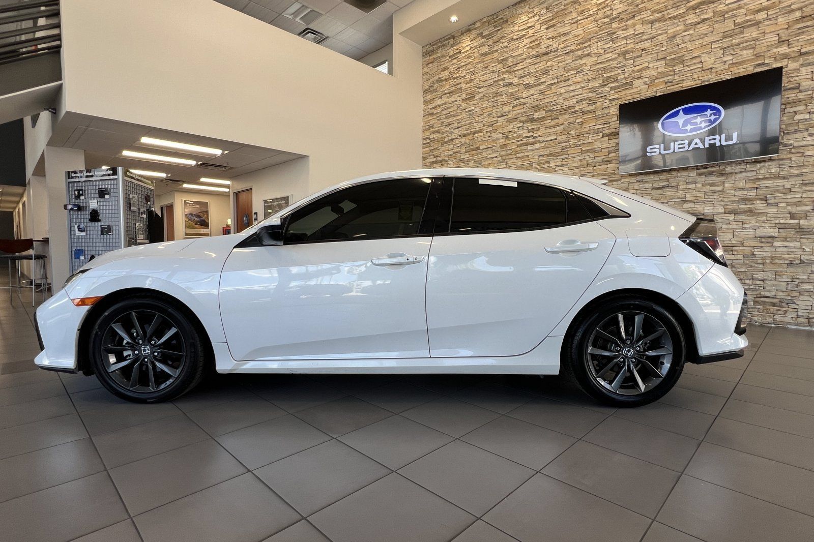 Used 2021 Honda Civic EX image 2